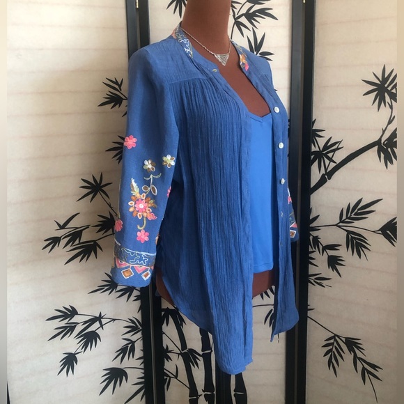 Embroidered Top with Camisole Women’s Size Petite Large - Picture 16 of 16